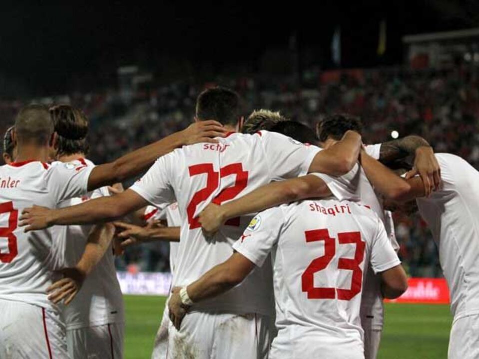 Grupo E: Imbatível Suíça assegura apuramento