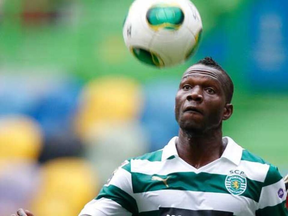 Sporting B ganha com bis de Cissé
