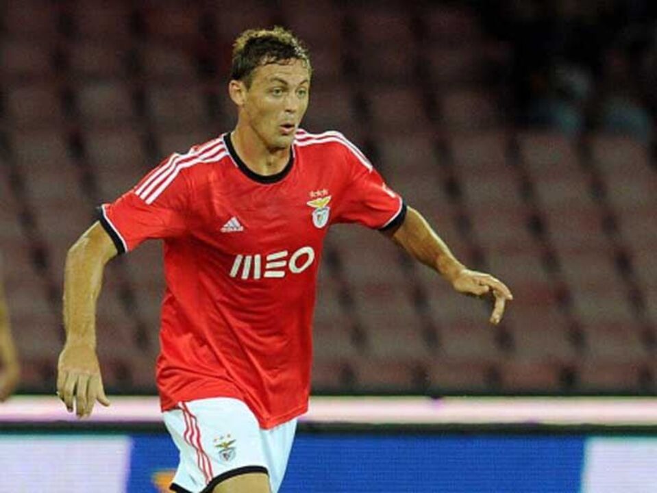 Matic não fecha a porta a Mourinho 