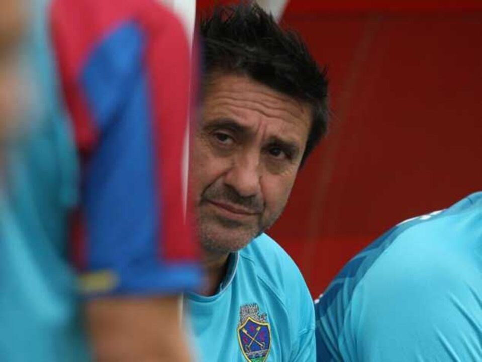 João Eusébio deixa comando técnico