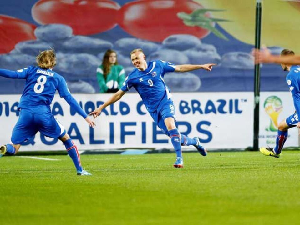 Grupo E: Islândia garante playoff