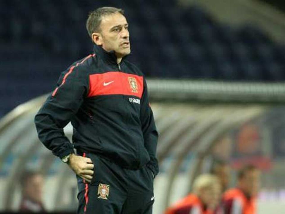 Paulo Bento à espera de duas finais