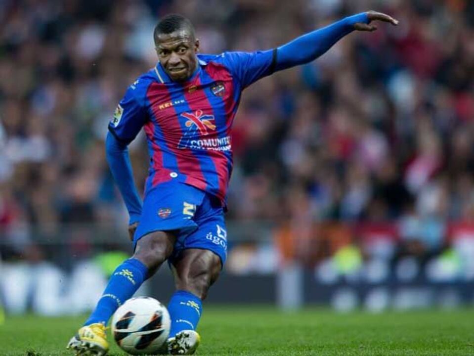 Levante de Sérgio Pinto vence a terminar