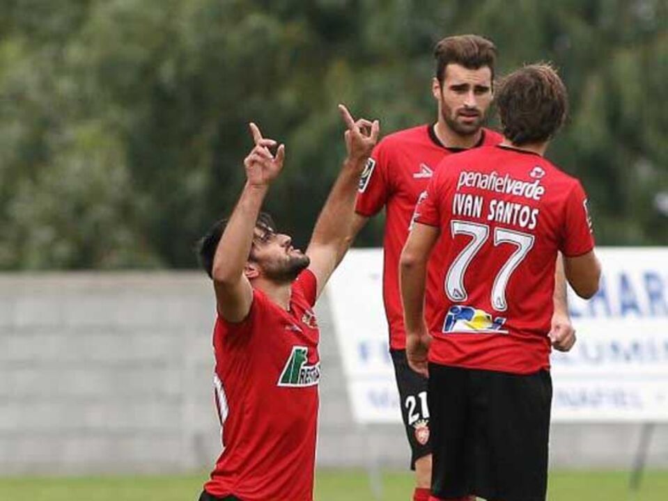 Aves-Penafiel, 0-1: Vítor Bruno resolveu cedo