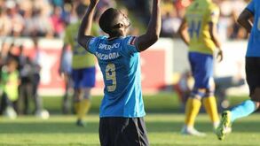 Jackson Martinez e Montero na frente dos goleadores