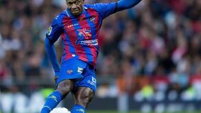 Levante de Sérgio Pinto garante vitória a fechar