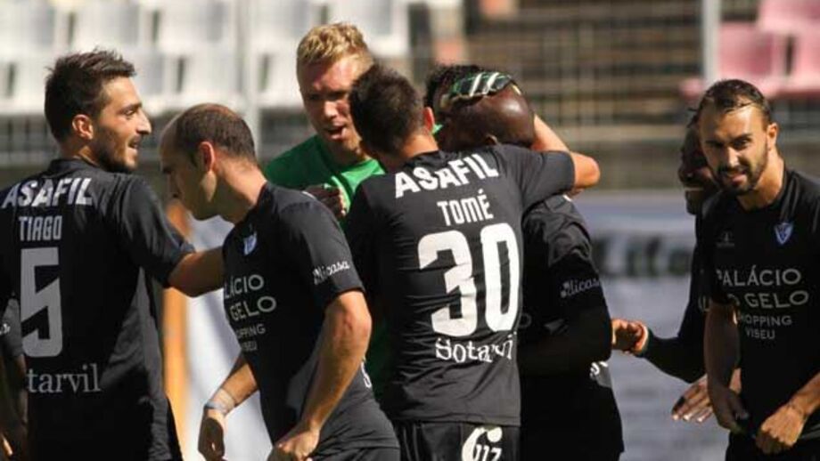 Ac. Viseu-Feirense, 1-1: Jogo decidido à meia hora