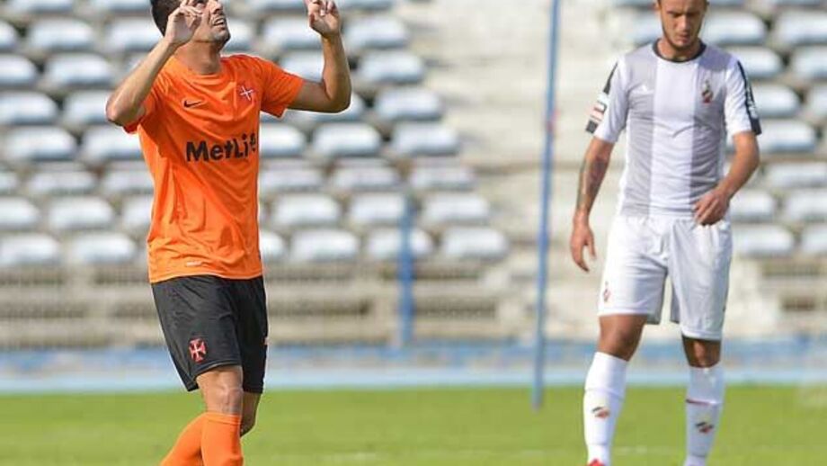 Belenenses dispara com bis do extremo