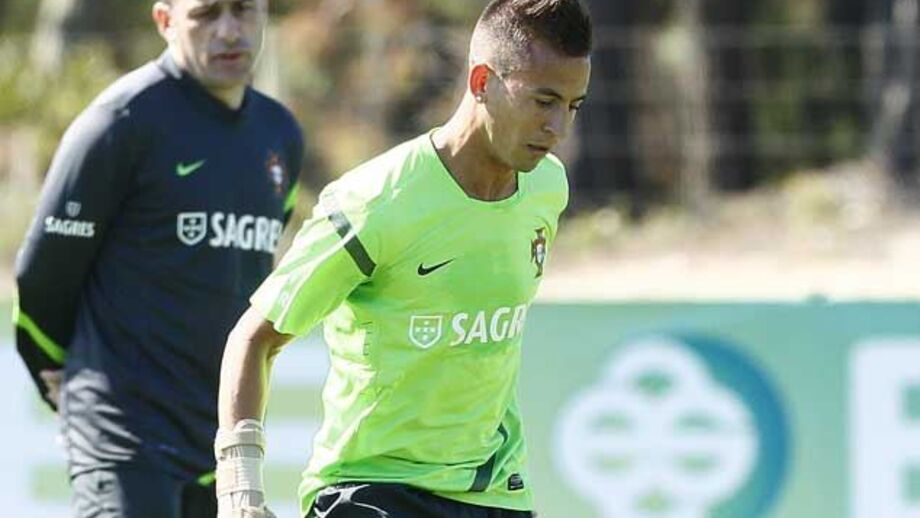 João Pereira à frente de 15