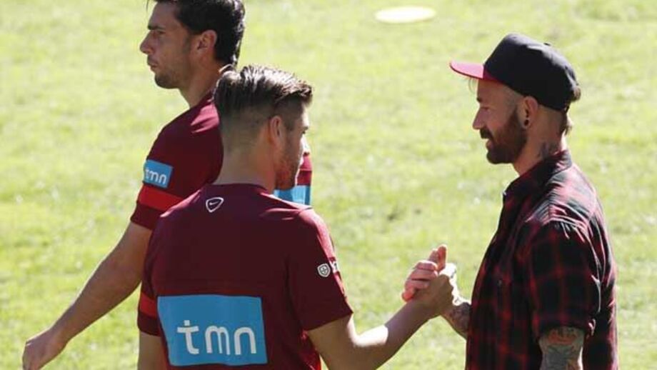 Fenerbahçe exige regresso de Raúl Meireles à Turquia