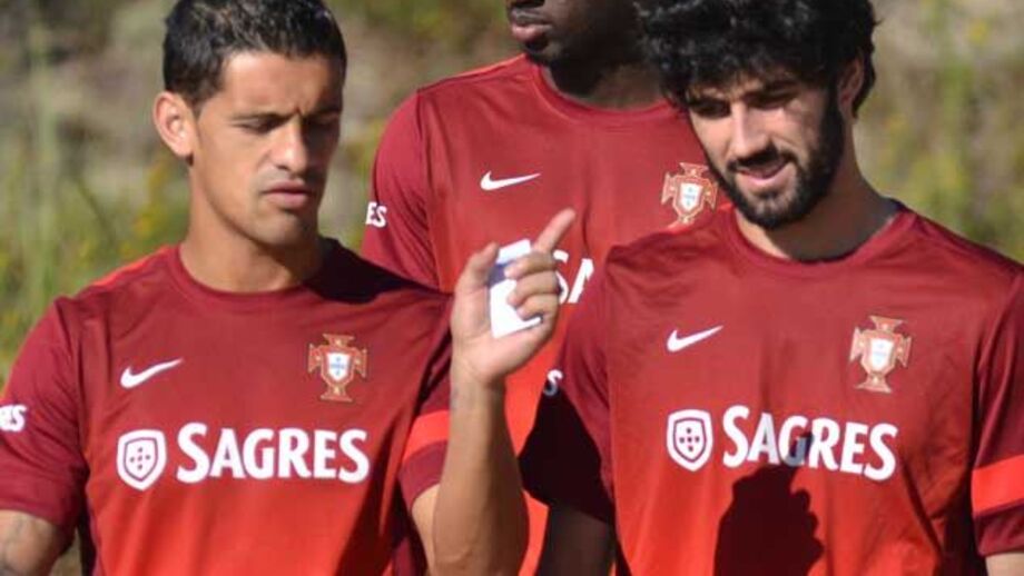 Neto dá à Costa em eixo inédito
