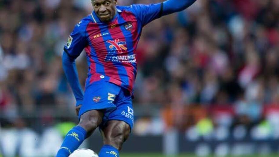 Levante de Sérgio Pinto vence a terminar