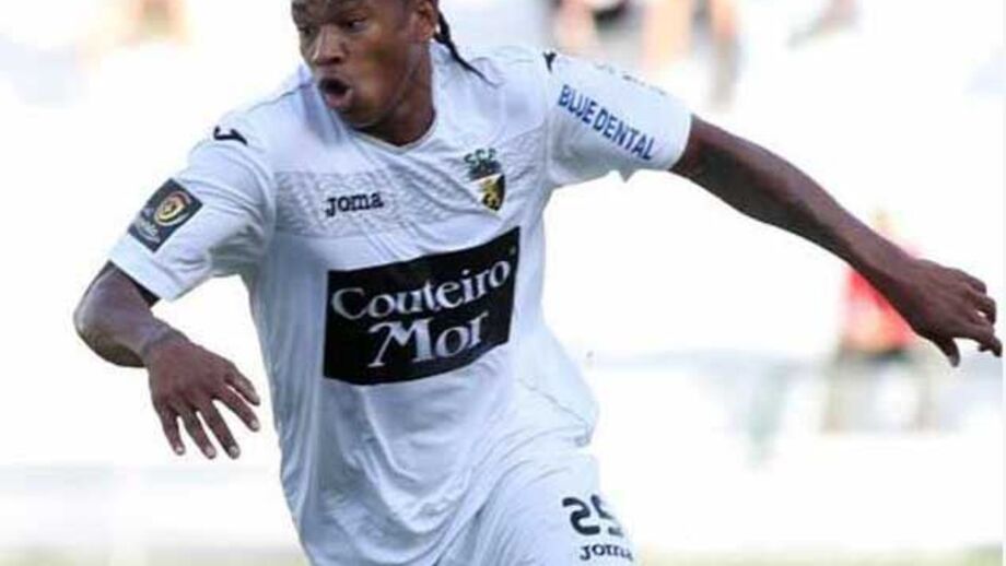 Farense-Sp. Covilhã, 2-0: Segunda parte salvou o jogo