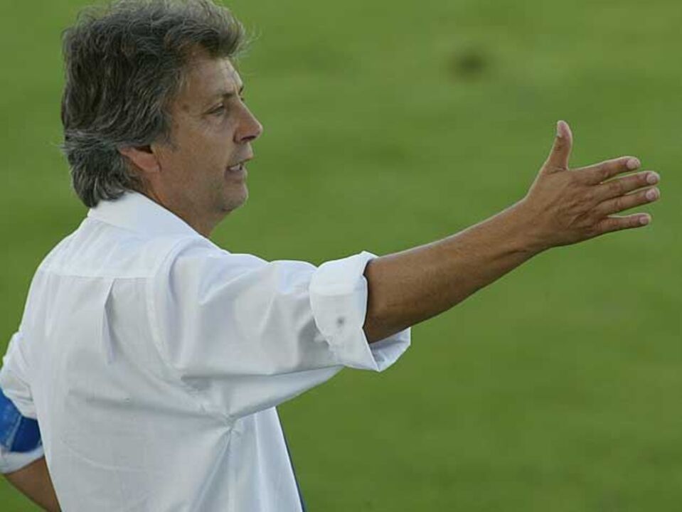 Feirense-Oliveirense, 2-3: Fuga aos últimos lugares