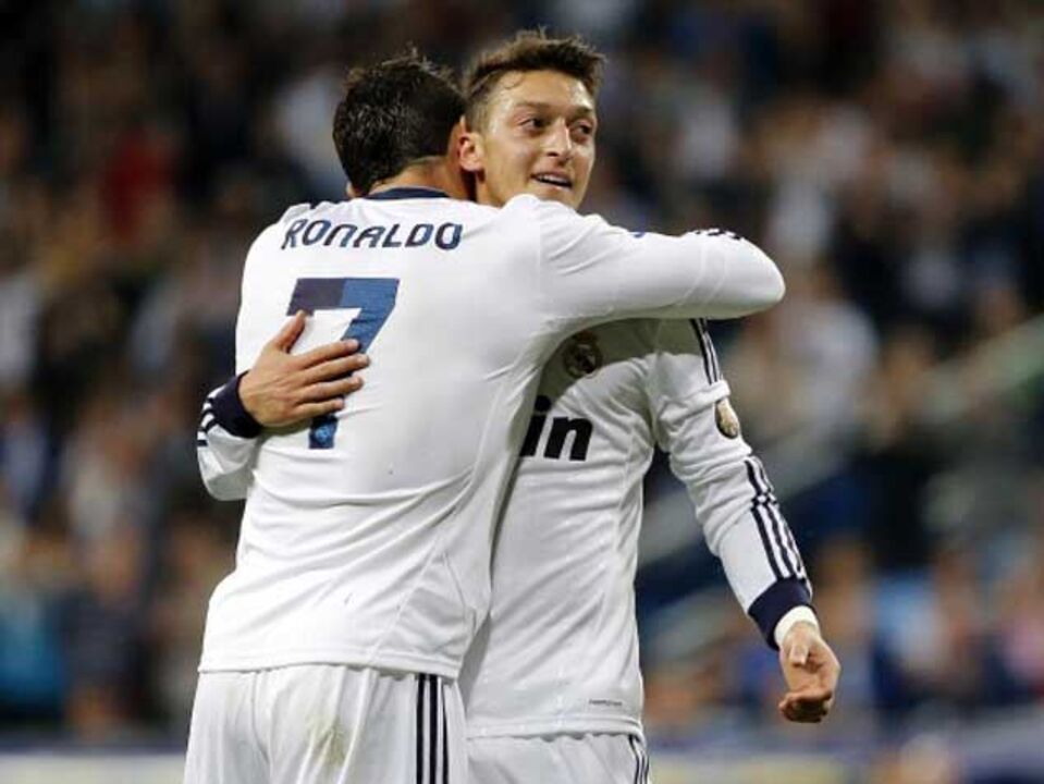 Ozil dá apoio a Portugal
