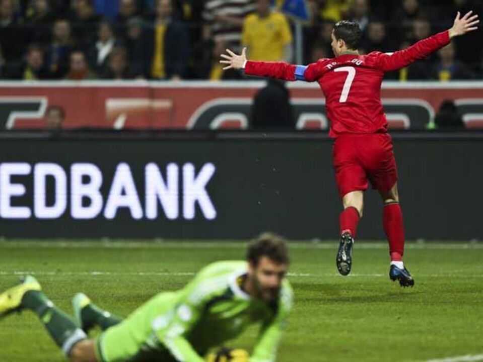 Ronaldo iguala Pauleta no trono dos goleadores