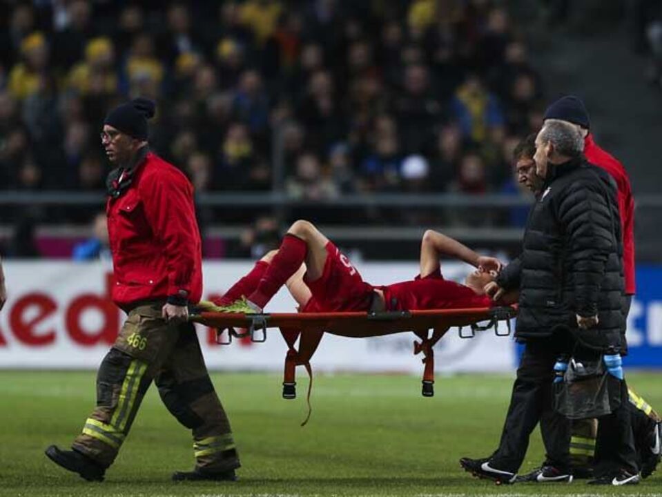 Fábio Coentrão lesionado na coxa direita