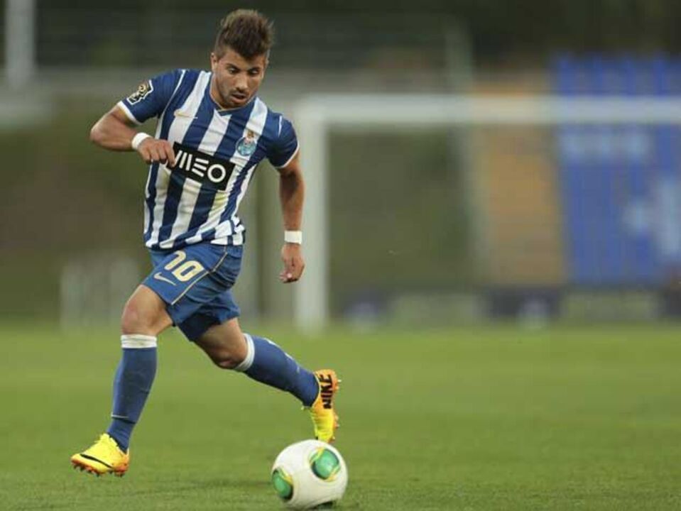 Oliveirense-FC Porto B, 1-4: Reviravolta na 2.ª parte