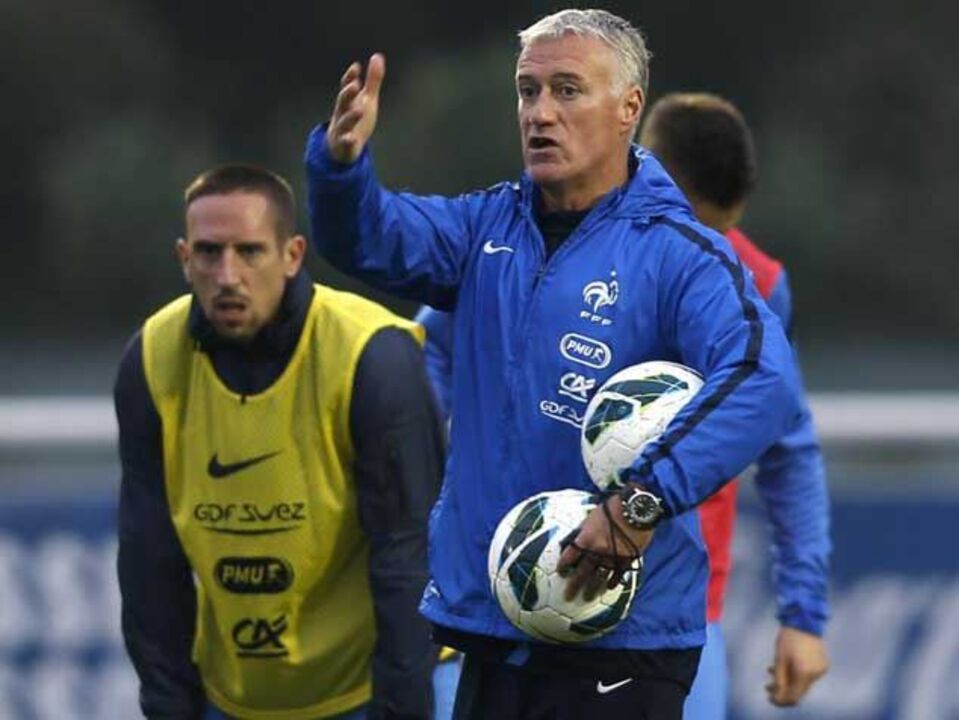 Deschamps: «Ribéry é o único que cumpre todos os critérios da Bola de Ouro»
