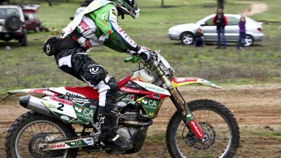 Penalização dá título nacional nas motos a Mário Patrão