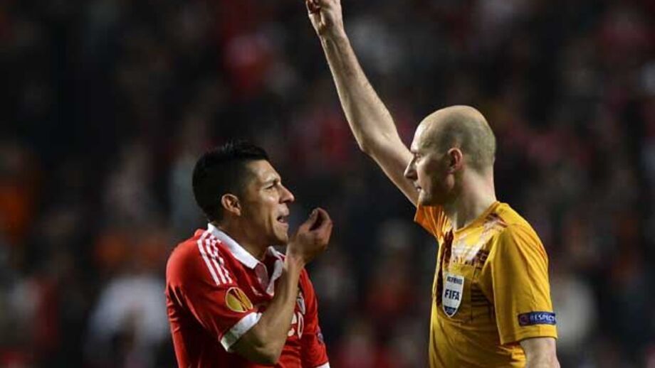 Gaitán e Enzo no risco amarelo