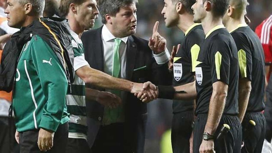 Arbitragem do dérbi motiva reclamação com vídeo