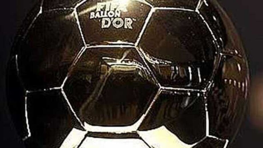 45 máscaras de Ronaldo a reclamar Bola de ouro