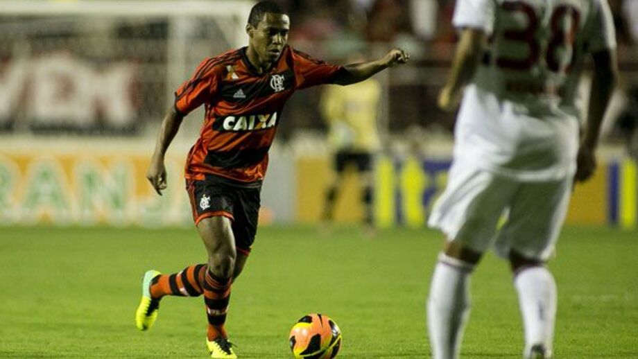 Elias já tem acordo com o Flamengo