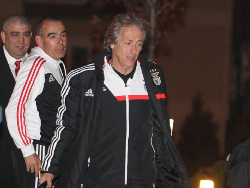 Jesus senta-se no camarote