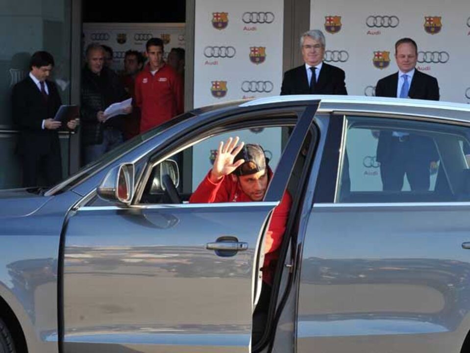 Neymar tem carro novo na garagem