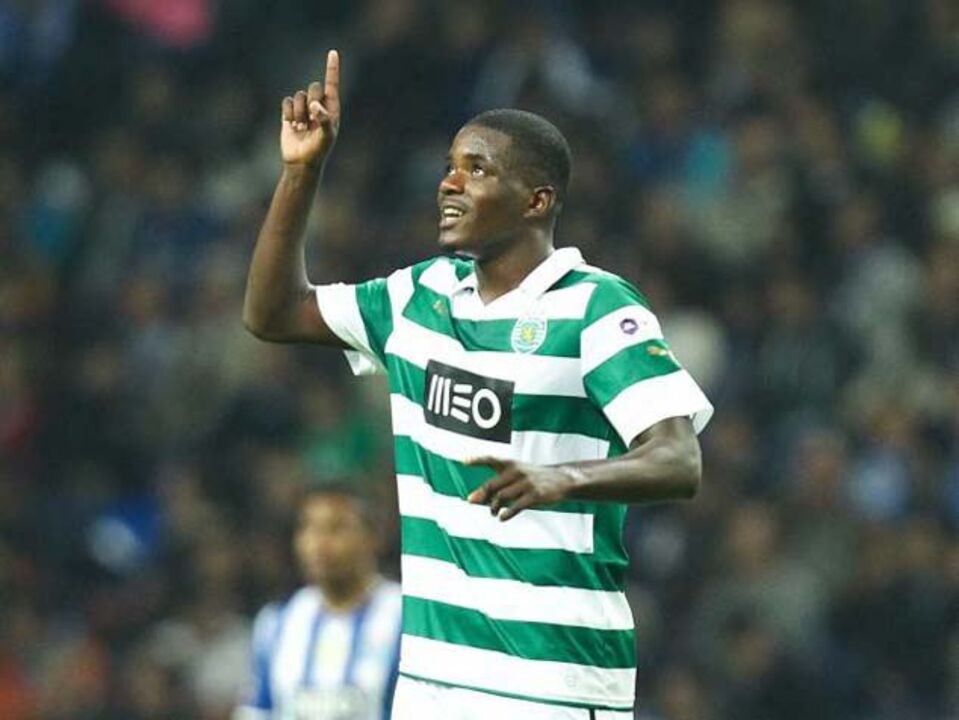 William Carvalho eleito melhor jogador da Liga