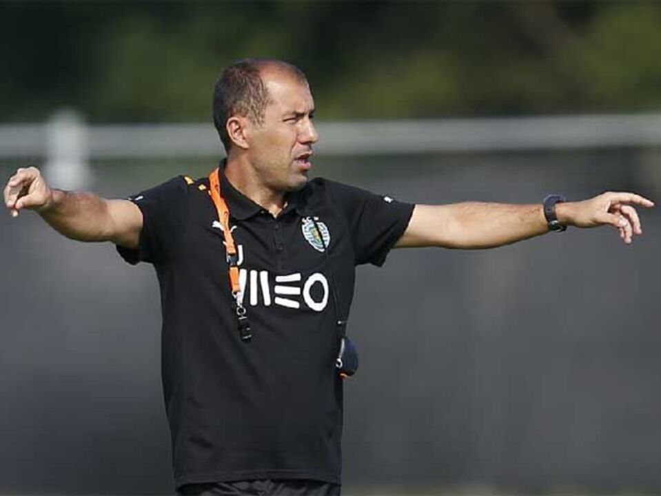 Leonardo Jardim chama 19 jogadores para o ataque à liderança