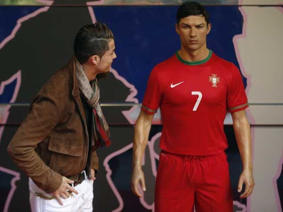 Ronaldo inaugura a sua figura no Museu de Cera de Madrid