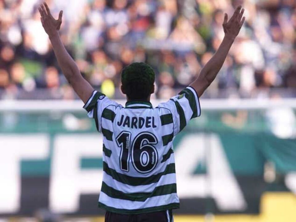 Líder isolado a meio já deu um final feliz