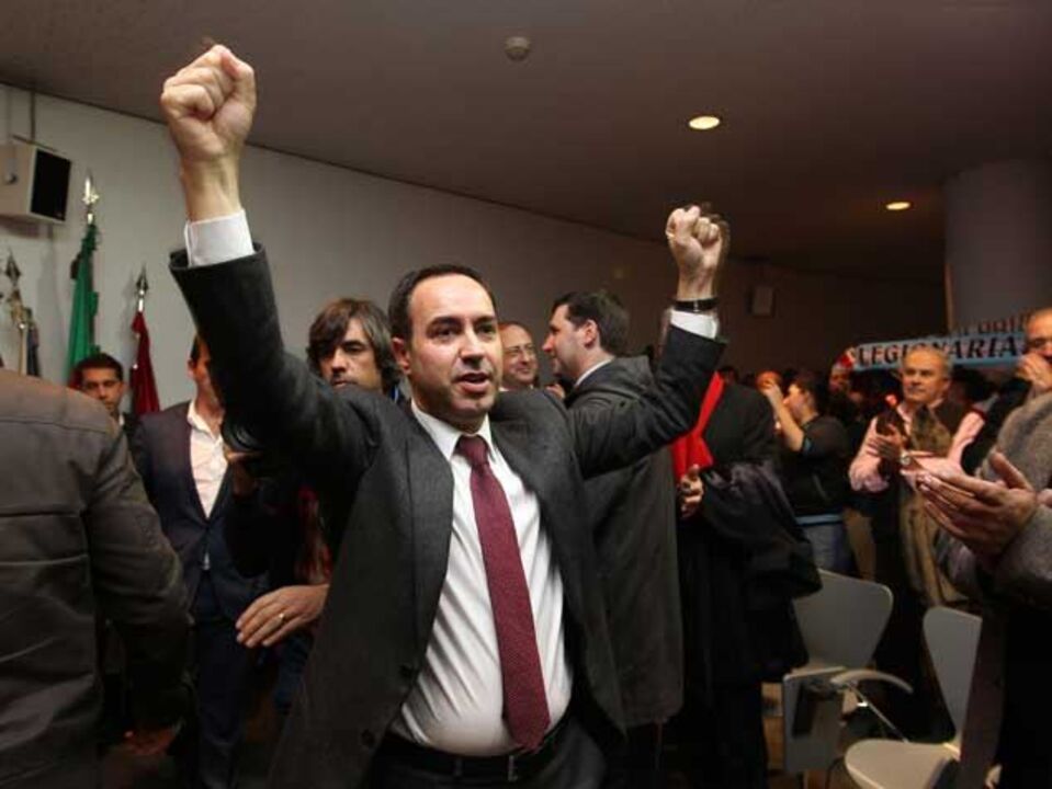 Claro, Salvador olé