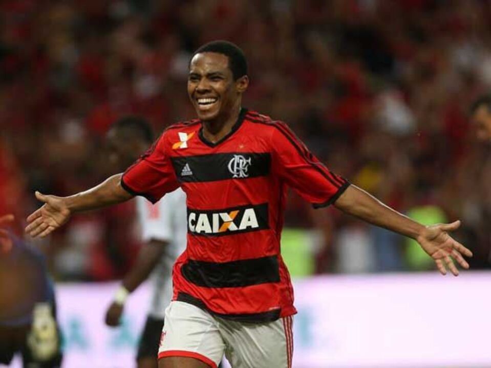 Flamengo oferece 4 milhões para ficar com Elias
