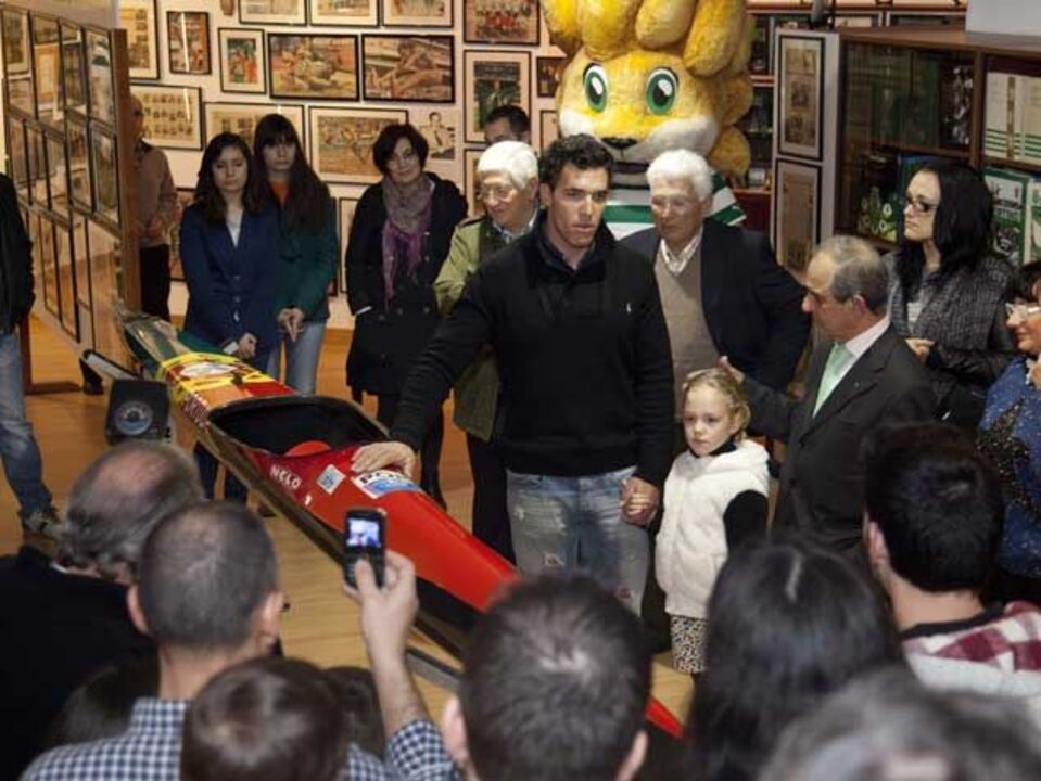 Canoa com história no museu do Sporting em Leiria