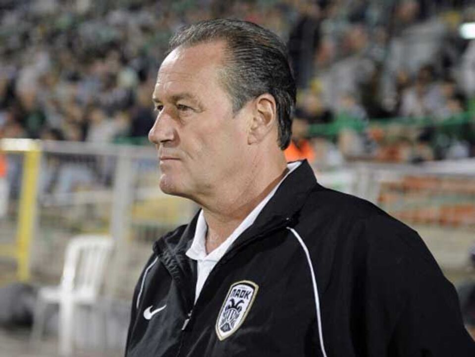Huub Stevens: «Benfica é um adversário muito forte»
