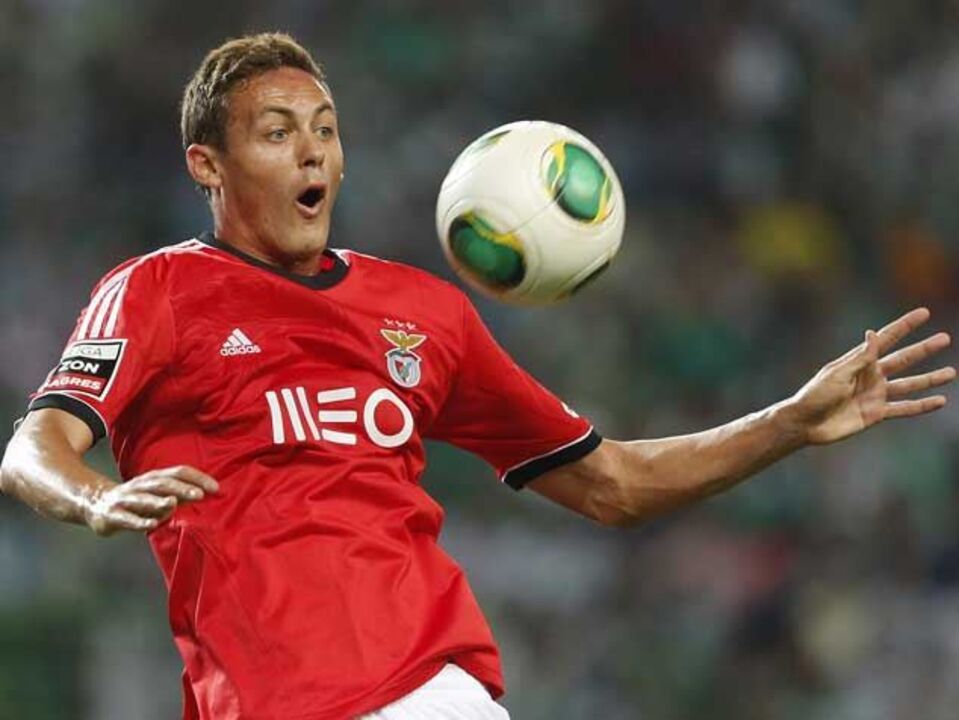 Chelsea aproxima-se na corrida por Matic