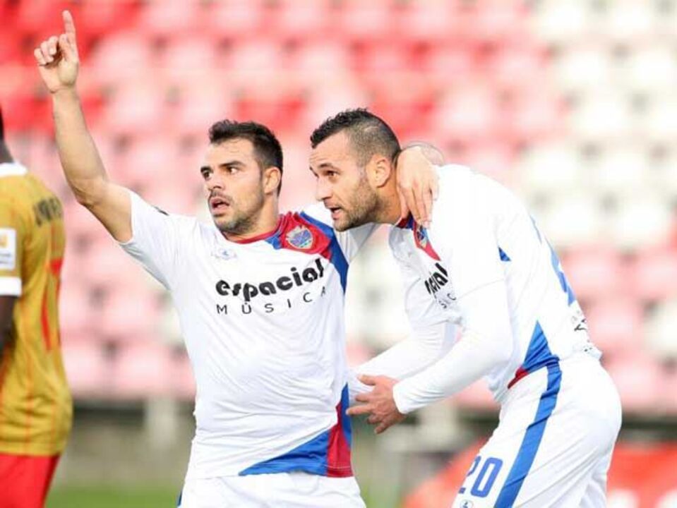 Leixões-Chaves, 1-2: Bis de Barry dá vitória