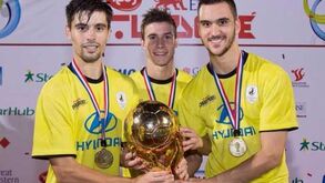 Campeões em Singapura à procura de novo clube