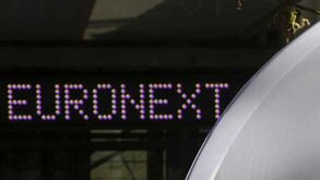 À frente também na bolsa