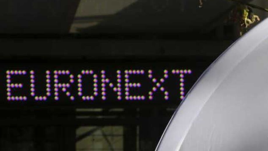 À frente também na bolsa