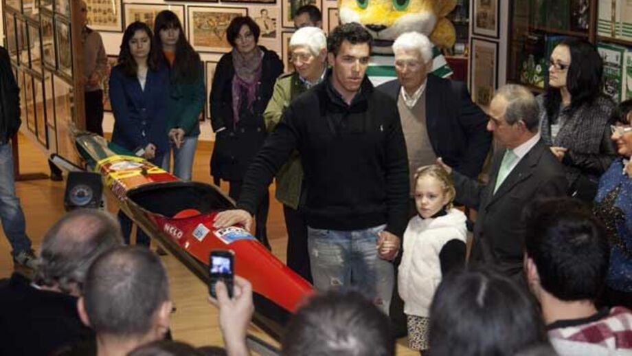 Canoa com história no museu do Sporting em Leiria