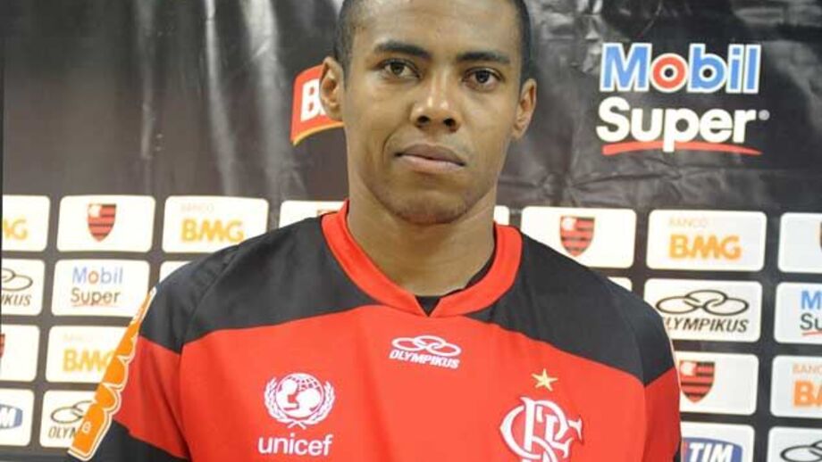 Pai de Elias ameaça com a FIFA