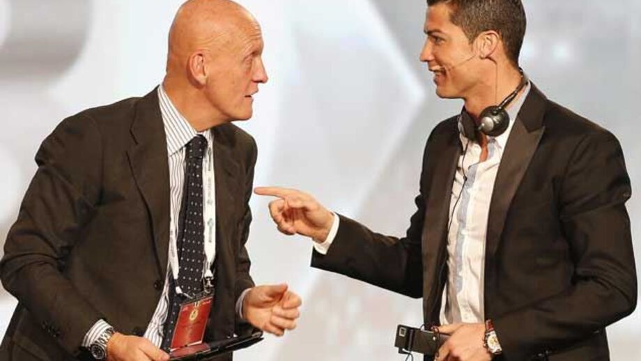 CR7 castigou Collina com cartão amarelo