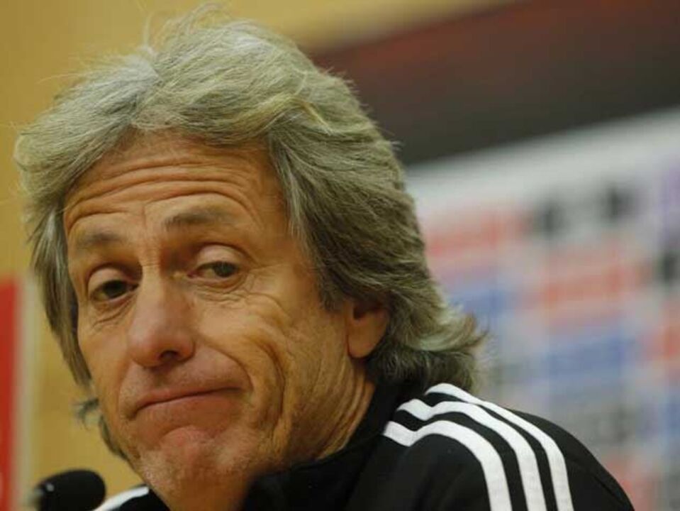 Jorge Jesus: «Não é fácil reforçar plantel seja com quem for»