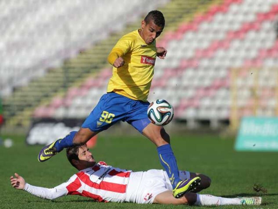 Leixões-Estoril, 1-5: Tempestade Lopes caiu sobre o Mar