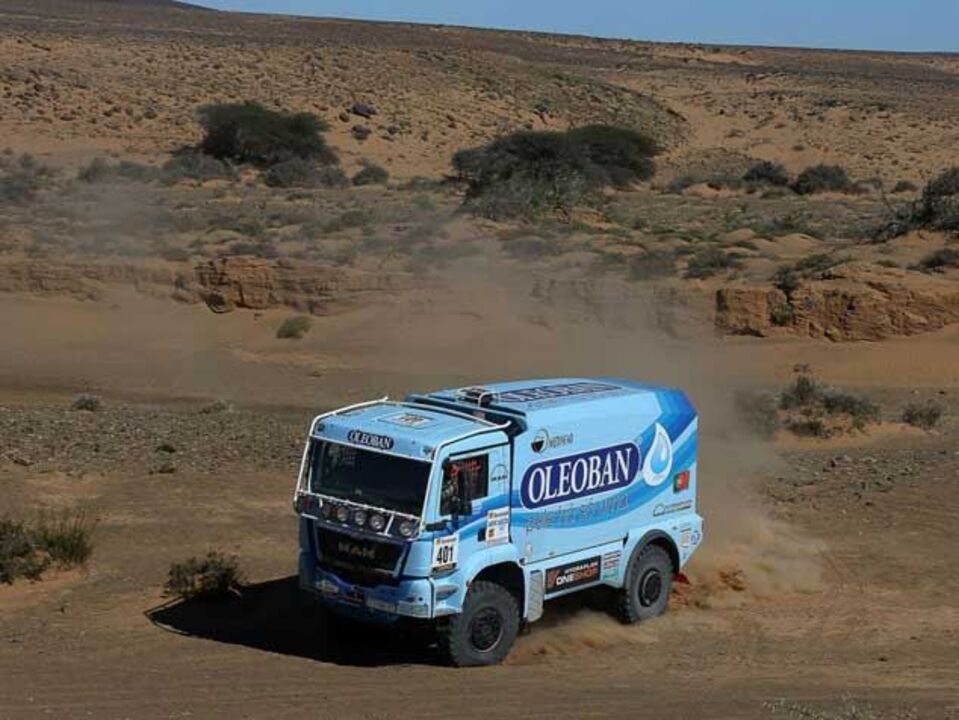 Dakar'2014: Elisabete Jacinto reforça 2.º posto nos camiões