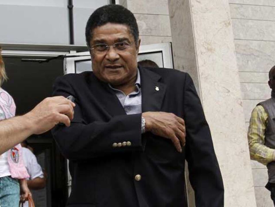 Moçambique chora o Rei